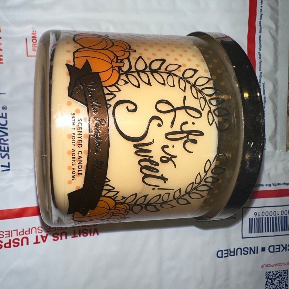 Bath and body works‎ candle Life is Sweet rare